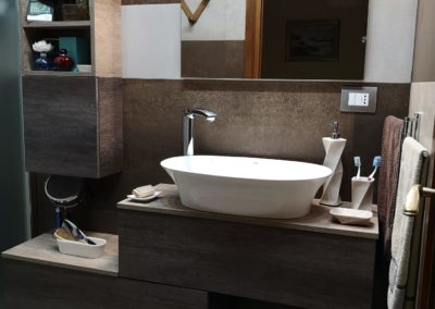 bagno beige e marrone